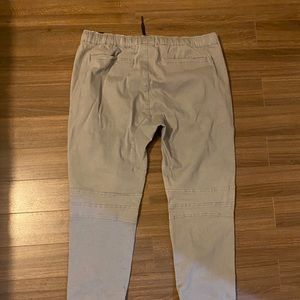 Men’s relaxed fit casual pants